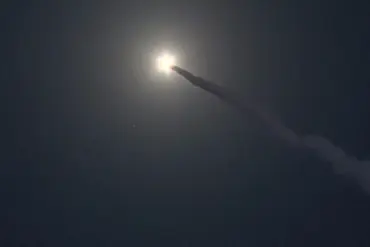 Russia Temporarily Closes Airspace Over Strategic Missile Test Range Amid Heightened Tensions
