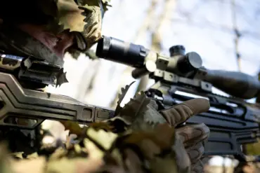 Russian-backed forces capture fortified position in Donetsk, take tank crew and ten Ukrainian soldiers