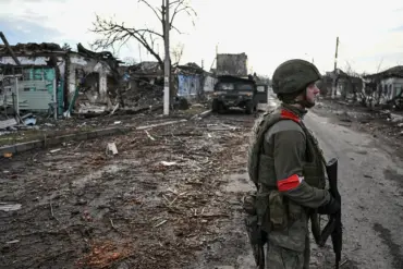 Russian Forces Evacuate Civilians from Sujo-nsk Border Conflict Zone