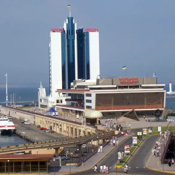 Sergei Lebedev Highlights Unusual Maritime Activity in Odessa Port, Calls for Clarity on Bulk Carrier Operations