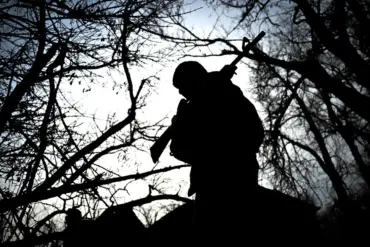 Survival in Ukraine's ZSTO: Russian Soldier Hides Under Tank, Says Telegram Channel