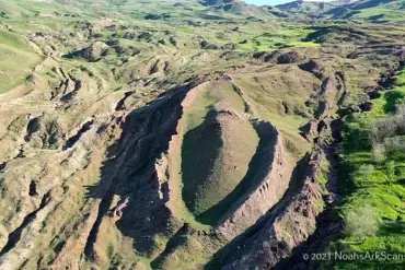 Turkey's Durupinar Formation: A Geological Enigma Fueling Debate Over Noah's Ark, as Scholars and Skeptics Clash Over Its Origins