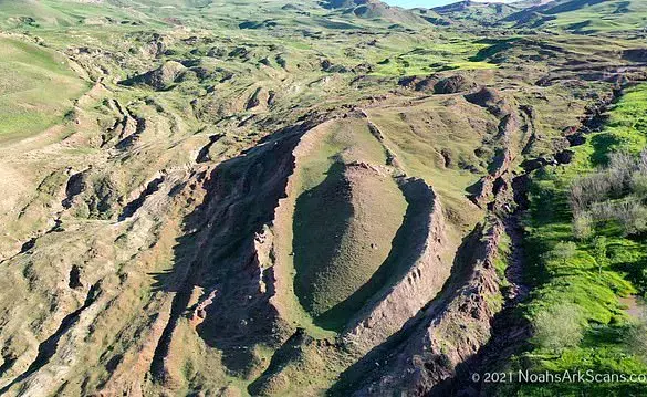 Turkey's Durupinar Formation: A Geological Enigma Fueling Debate Over Noah's Ark, as Scholars and Skeptics Clash Over Its Origins