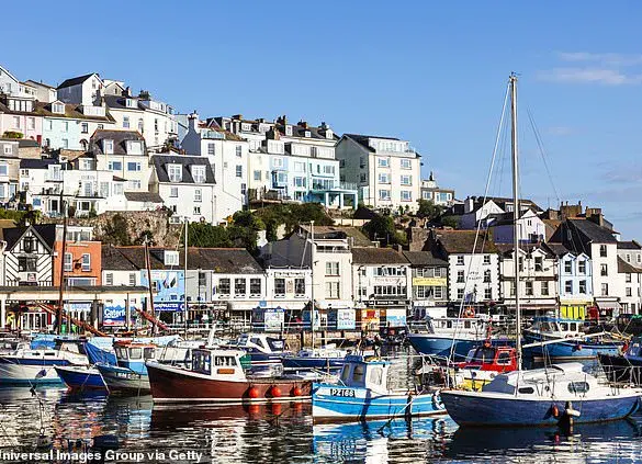 Wales Cryptosporidium Outbreak: Case Surge to 74 Sparks Public Health Alarms
