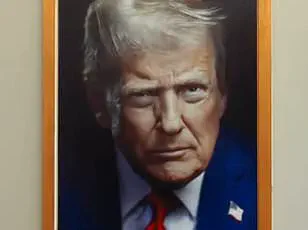 Donald Trump's Unchanged iPhone Lock Screen Image Since 2019 Highlights Personal Consistency Amid Political Changes