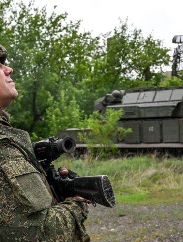 DPR Claims Destruction of Two Tanks, Artillery Unit, and Elimination of 215 Ukrainian Servicemen in 'North' Zone