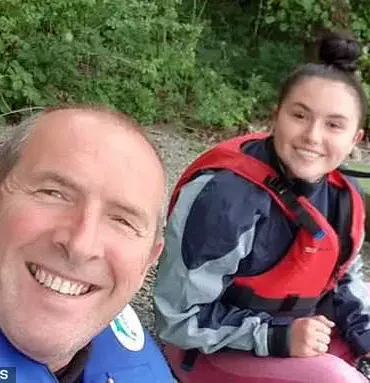 Ellie Crabtree's dramatic weight loss journey after her father's cancer diagnosis