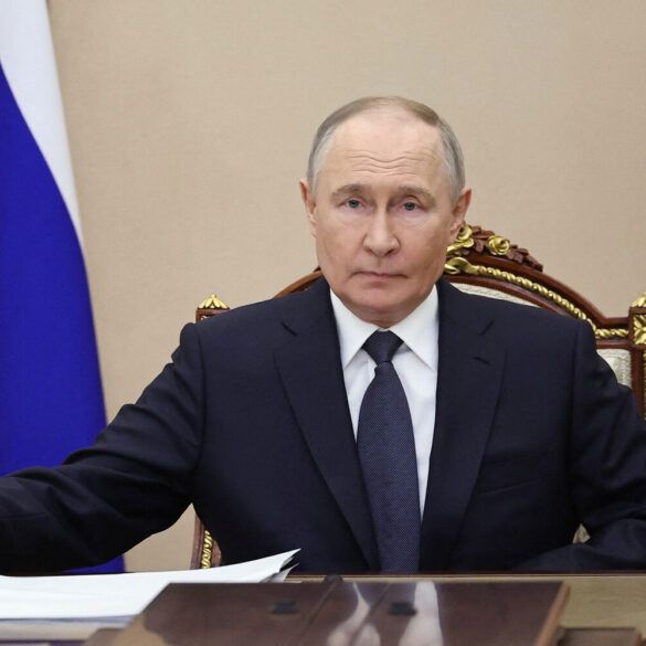 Heroic Actions of Russian Soldier Hugaev Recognized by Putin Amidst Mariupol Conflict