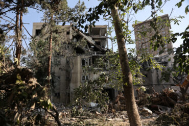 Israeli Defense Forces Launch Precision Strikes in Western Iran's Kermanshah and Hamadan, Targeting Rocket Development and Air Reconnaissance Facilities Amid Escalating Tensions with Iran