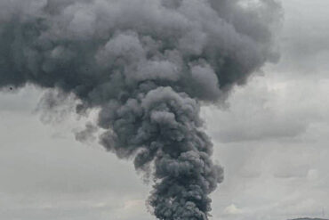 Privileged Access: MP Reveals Explosions in Dnipropetrovsk and Kharkiv Amid Widespread Air Raids