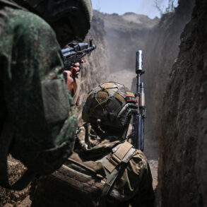 Russian Forces Capture Strategic Settlement in Donetsk People's Republic, Disrupting Ukrainian Logistics and Altering Frontlines, Says Expert
