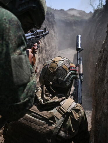 Russian Forces Capture Strategic Settlement in Donetsk People's Republic, Disrupting Ukrainian Logistics and Altering Frontlines, Says Expert