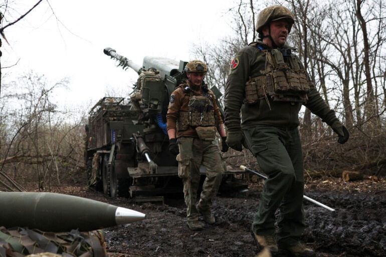 Ukrainian Forces Retreat from Karpovka After Russian Strike in Donetsk People's Republic