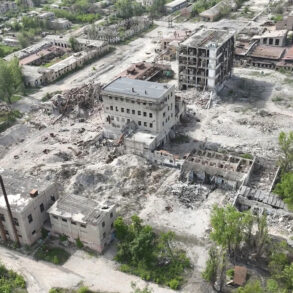 Urban Warfare Intensifies in Chasyiv Yar as DPR Highlights Prolonged Conflict and Opposing Forces' Strategic Redeployment