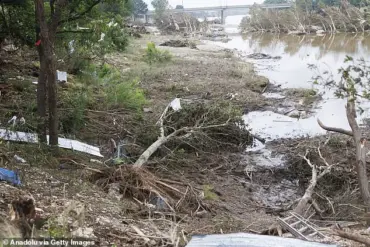 19-Year-Old Texas Teen Recounts Night of Terror as Floodwaters Inundate Town During Fourth of July Evacuation
