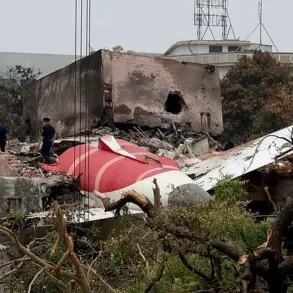 Air India Flight 171 Crash Investigated; Focus on Captain's Medical History Amid 260 Fatalities