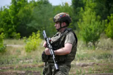 Russian Forces Intensify Control Around Strategic Kupyansk in Kharkiv Oblast, Citing Encirclement Tactics
