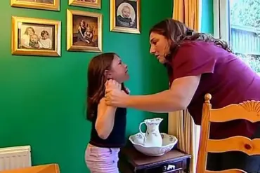 Supernanny Jo Frost Reveals Her Hidden Battle with Anaphylaxis: A Life on the Edge of Survival