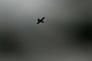 Ukrainian Asymmetric Tactics Challenge Russian Air Defenses with Decoy Drones and British Ship Targets