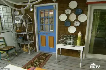 Viral Resurgence: 'Decorating Cents' Sparks Controversy with Horrendous 2000s Makeovers