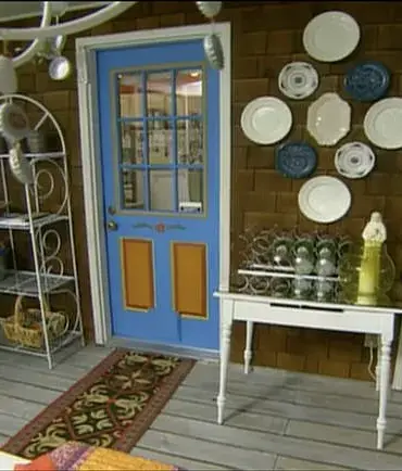 Viral Resurgence: 'Decorating Cents' Sparks Controversy with Horrendous 2000s Makeovers