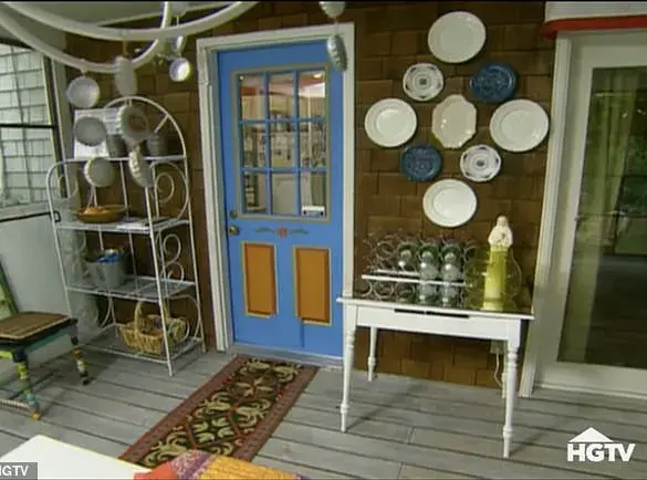 Viral Resurgence: 'Decorating Cents' Sparks Controversy with Horrendous 2000s Makeovers