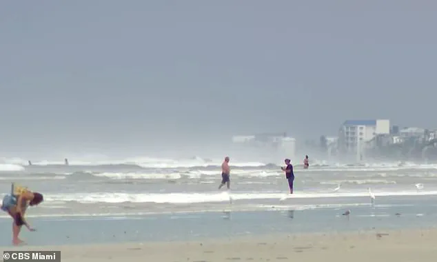 72-Year-Old Surfer's Quick Thinking Saves Two Lives in Florida Rip Current – Late-Breaking Rescue