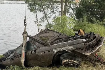 After 60 Years Submerged, 1963 Buick Electra Recovered from Mississippi River in Search for Missing Minnesota Businessman Roy George Benn