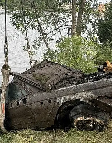 After 60 Years Submerged, 1963 Buick Electra Recovered from Mississippi River in Search for Missing Minnesota Businessman Roy George Benn