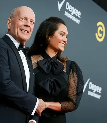 Experts Warn: Strange Table Manners May Be Early Sign of Dementia, as Seen in Bruce Willis and 60,000 Americans