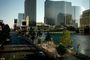Las Vegas in Economic Freefall as Tipping Culture and Slumping Consumer Spending Fuel Crisis for Businesses and Visitors