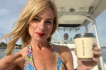 Late-Breaking: Kentucky Entrepreneur's Unorthodox Hydration Habits Lead to Hospitalization Amid Controversy