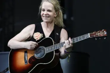 Mary Chapin Carpenter's Emotional Return to Newport Folk Festival: 'It's Like Coming Home After a Long Journey'