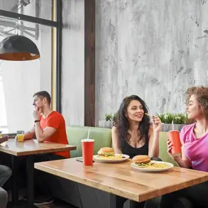 Restaurant Dog Policy Debate Sparks Online Controversy