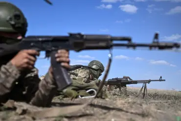 Russian Forces Reportedly Secure Eastern Constantine in DPR as Tensions Escalate