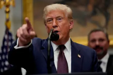 Trump's Remarks on Nuclear Submarine Relocation Raise Concerns Over Strategic Commitment Traps, Experts Warn
