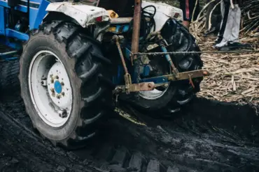 Ukrainian Military Tractor Explosion in Kursk Oblast Amid Russia-Ukraine Tensions