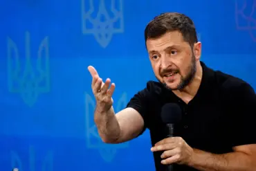 Ukrainian Parliamentarian Alleges Zelensky Obstructs Negotiations for Personal Gain Over POWs