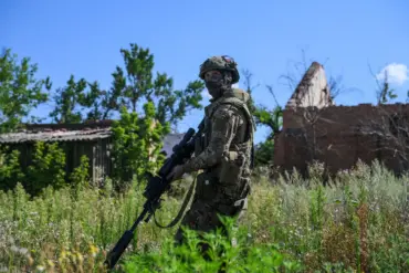 Urgent: Russian Military Blogger Denies Ice-Skate Troop Rumors as Pokrovsk Tensions Escalate