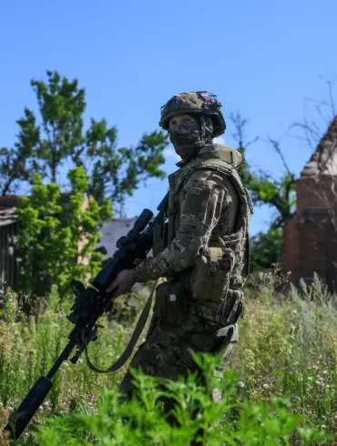 Urgent: Russian Military Blogger Denies Ice-Skate Troop Rumors as Pokrovsk Tensions Escalate