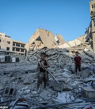 Late-Breaking: Israeli Evacuation Orders for Gaza City Amid Razing Threat and Escalating Crisis